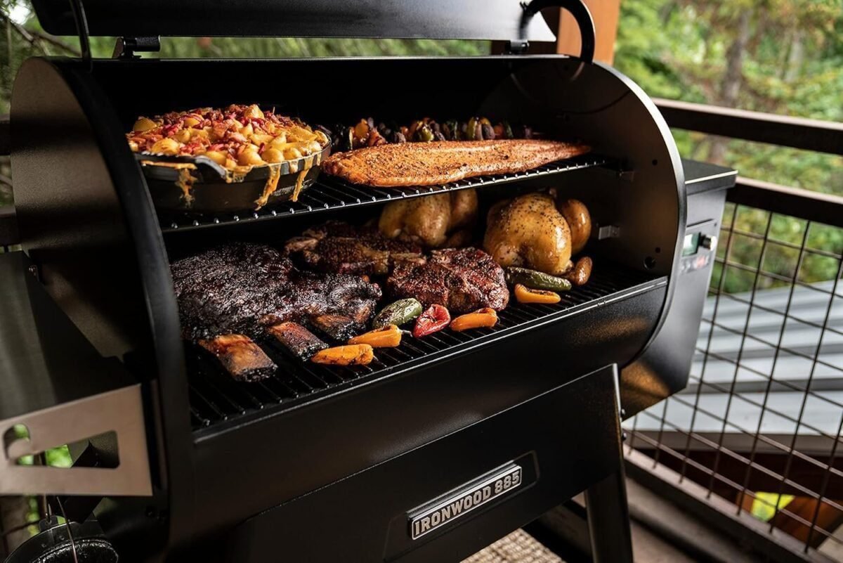 Traeger Grills Ironwood 885 Electric Wood Pellet Grill and Smoker, Black, 500 Degree Max Temperature