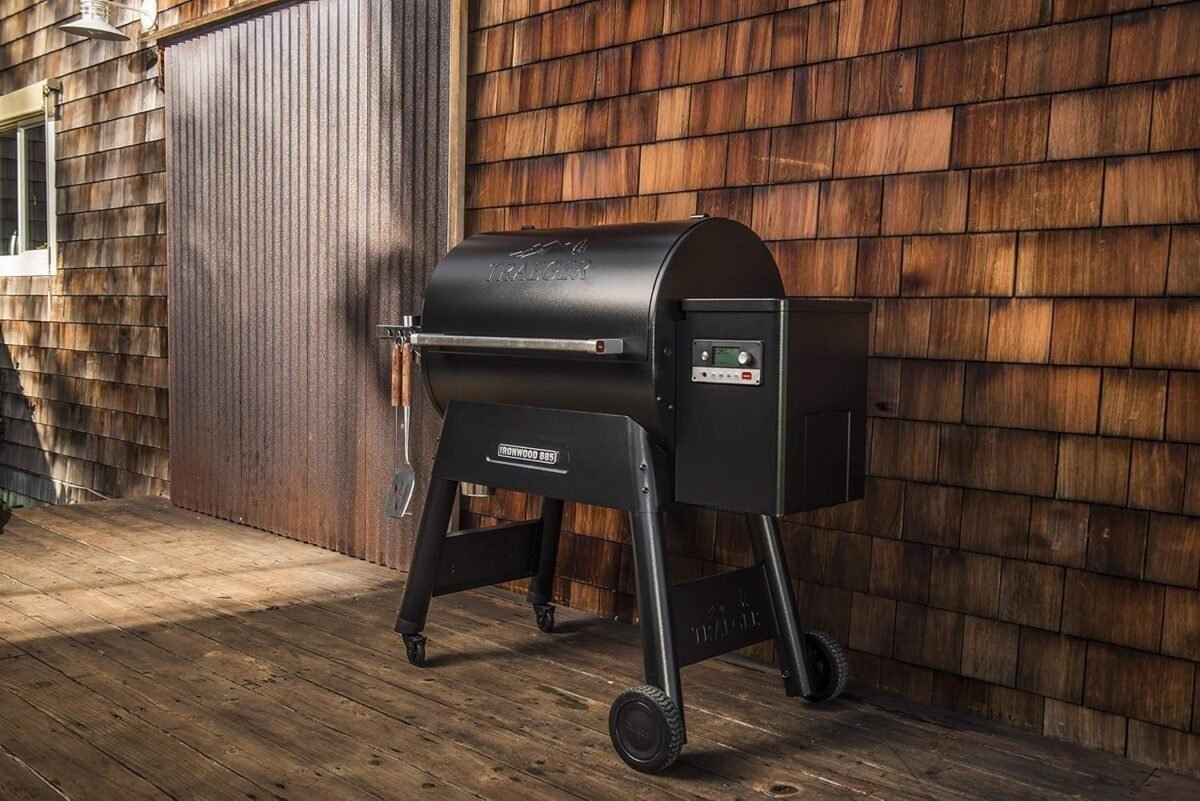 Traeger Grills Ironwood 885 Electric Wood Pellet Grill and Smoker, Black, 500 Degree Max Temperature